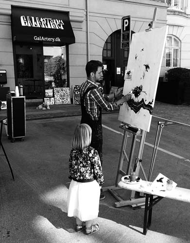 Billedkunstner Jakob i laver moderne kunst i mange genrer bl.a. maleri, skulptur og træsnit